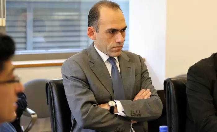 Η κοινή γνώμη βγάζει εκτός Υπουργείου τον Χάρη Γεωργιάδη