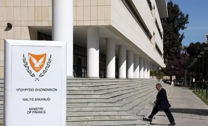 Αρχίζει η υποβολή αιτήσεων για φοιτητική χορηγία