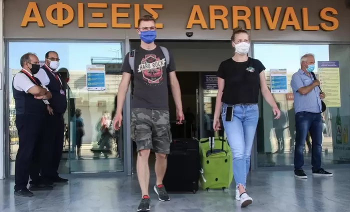 Γιατί εκατομμύρια τουρίστες κινδυνεύουν να χάσουν τις φετινές τους διακοπές