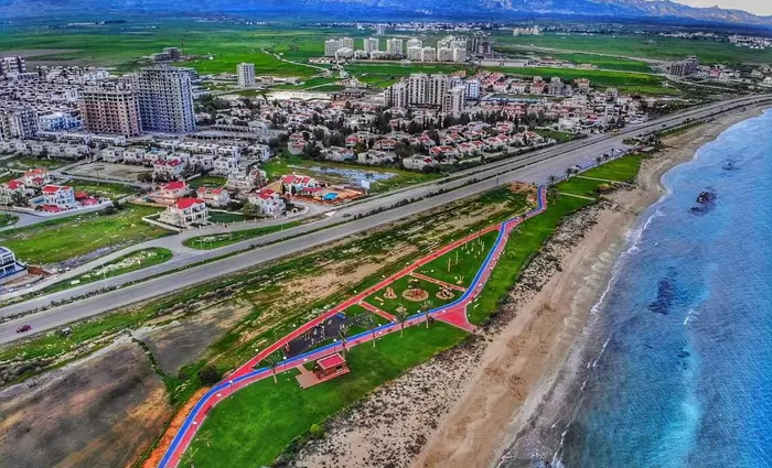 Οι τιμές σπρώχνουν τους ξένους στα κατεχόμενα και όχι ο πόλεμος στο Ισραήλ