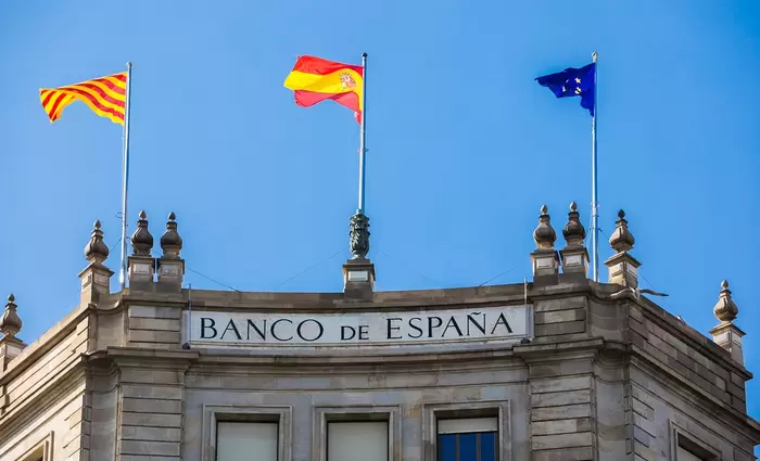 Τι λέει το ΔΝΤ για τον έκτακτο φόρο στις ισπανικές τράπεζες που πήρε παράταση