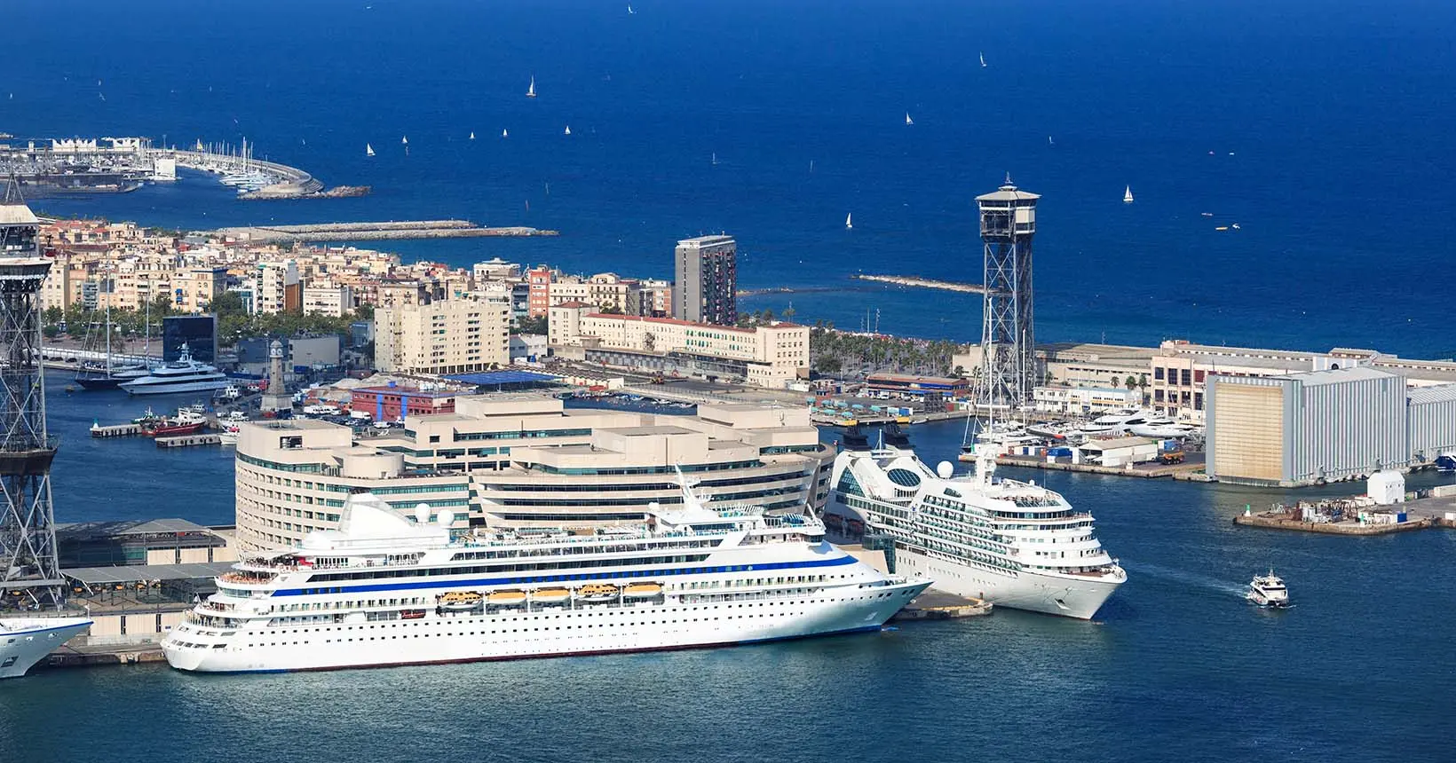 Η Βαρκελώνη περιορίζει τα κρουαζιερόπλοια – Κλείνουν δύο επιβατικοί σταθμοί