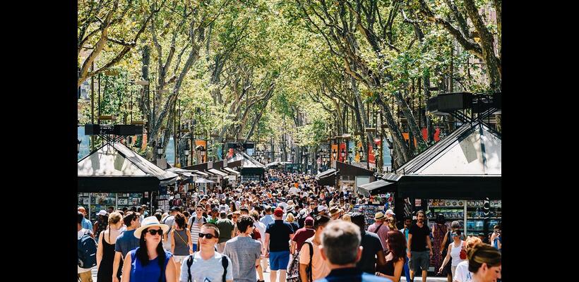Ο τουρισμός οδηγεί την οικονομική ανάπτυξη της Ισπανίας– Βλέπει νέα αύξηση το 2025
