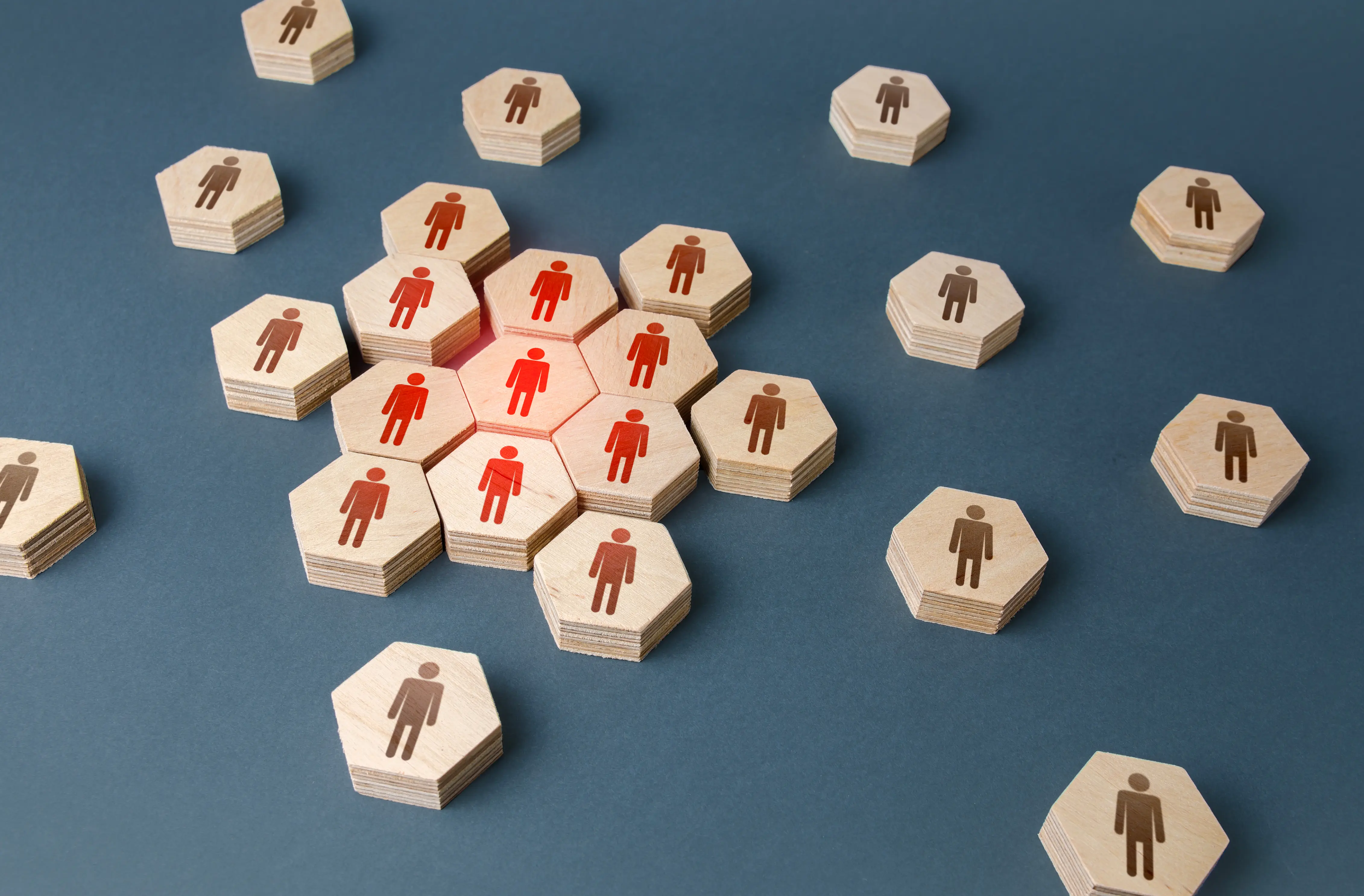 Πώς μπορεί να απορροφήσει το κενό ανθρώπινου δυναμικού η αγορά