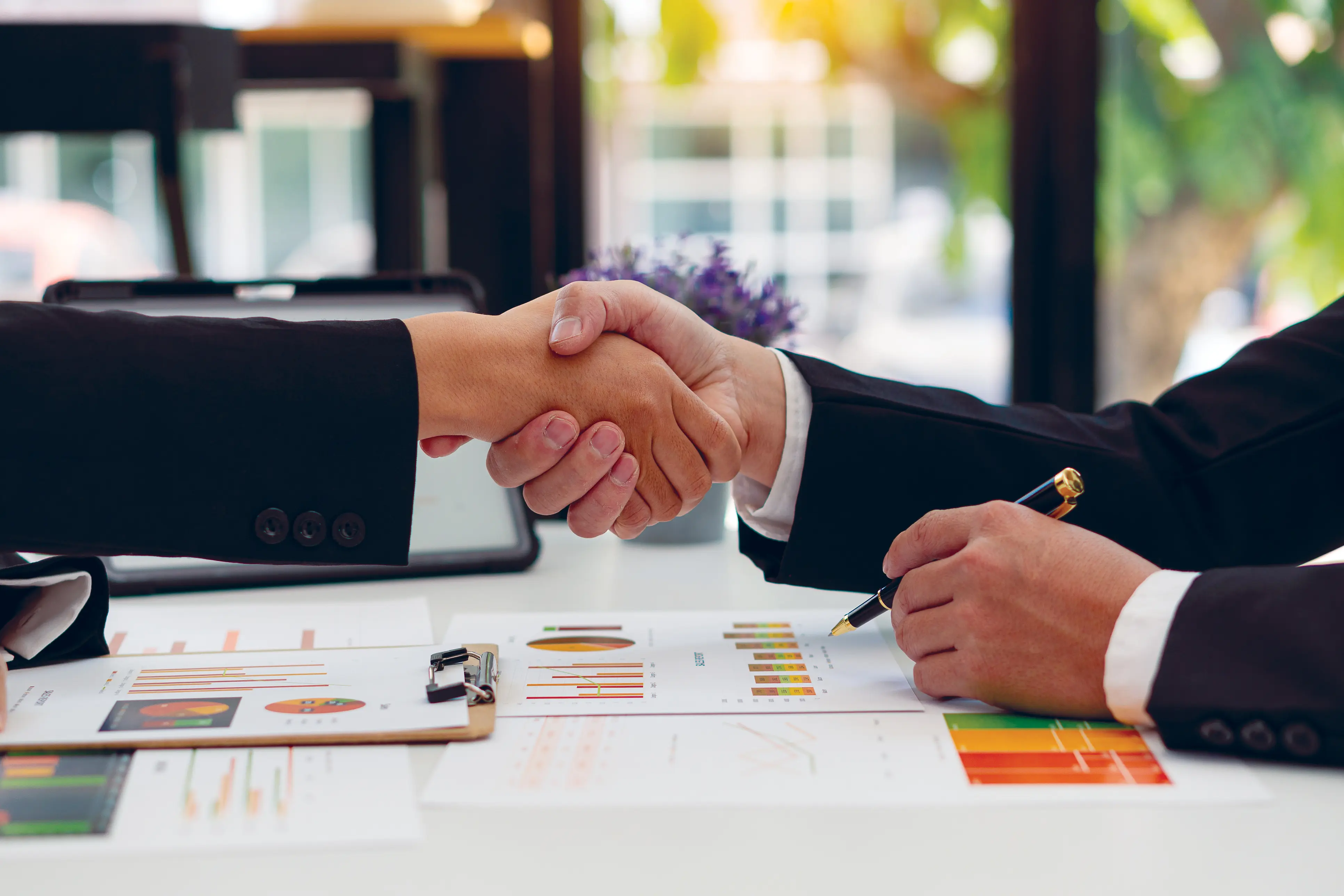 Στεκόμαστε δίπλα στο επιχειρείν και την οικονομία