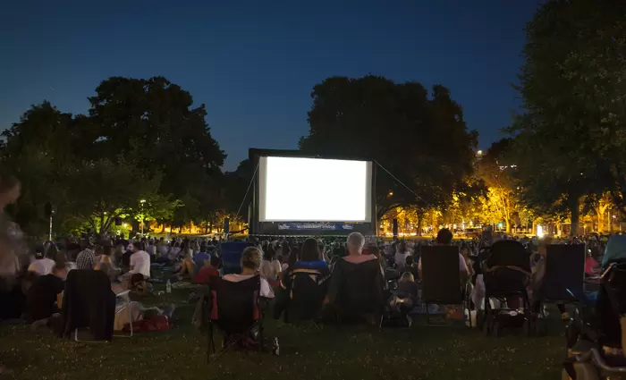 Ξεκινάνε απόψε οι προβολές κάτω από τα αστέρια