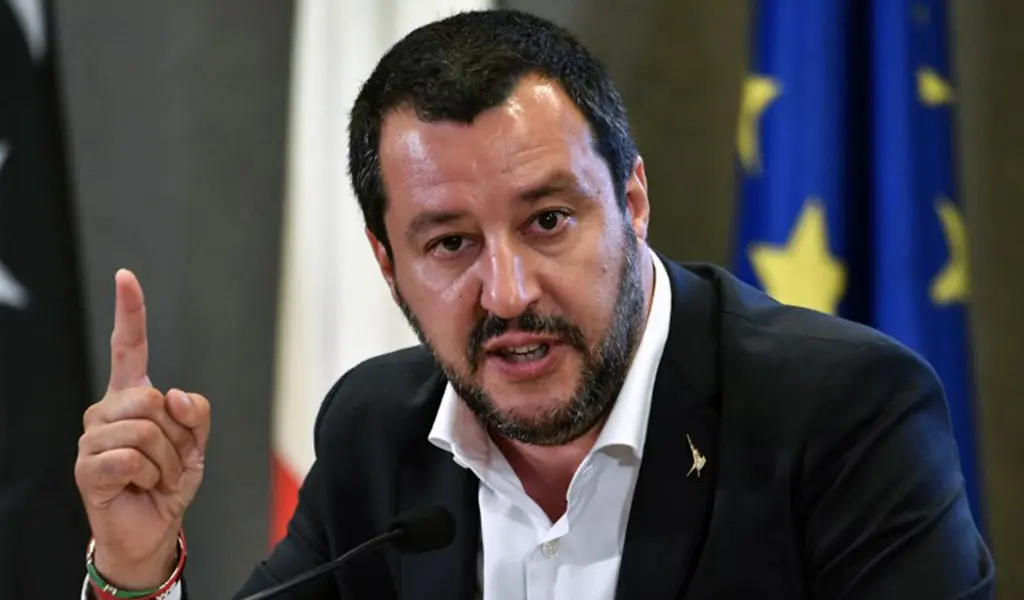Σαλβίνι: Η Ιταλία δεν σκέφτεται να φύγει από την ευρωζώνη