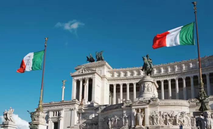 Η επεκτατική κούρσα των ιταλικών τραπεζών - Πώς και γιατί κυριαρχούν στην Ευρώπη