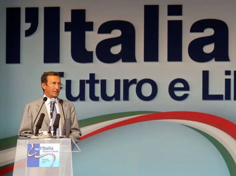 Ιταλοί πολιτικοί τάσσονται υπέρ των κορωνο-ομολόγων