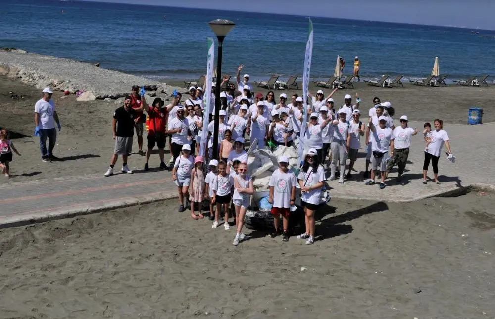 Καθαρισμός Παραλίας από Εταιρεία Remedica