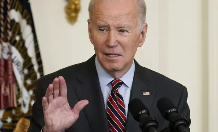 Καμπανάκι Μπάιντεν: «Δεν έχει τελειώσει ακόμη» η τραπεζική κρίση