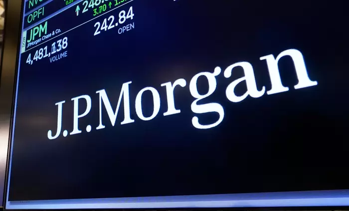JP Morgan: Αύξησε τις προβλέψεις για έσοδα από τόκους