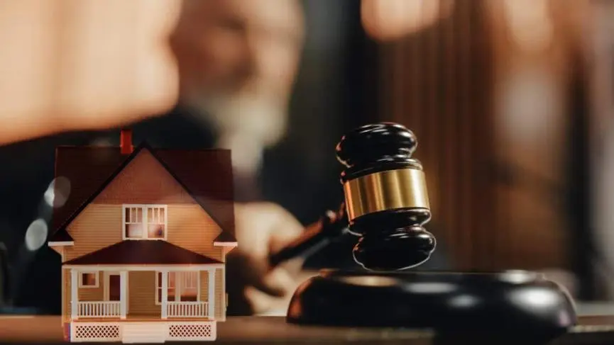 Προχωρούν με νέα τελική πρόταση Βουλή - ΥΠΕΣ για εγκλωβισμένους αγοραστές