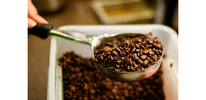 Εκτοξεύτηκε η τιμή του καφέ… διά χειρός Τραμπ