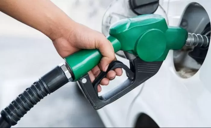 Μετά τις αυξήσεις έρχονται μειώσεις στα καύσιμα