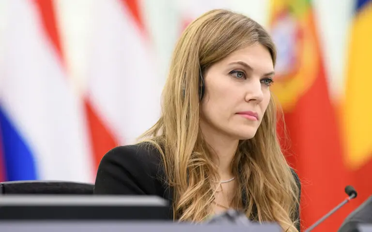 Προφυλακίστηκε για διαφθορά η Ευροβουλεύτρια Εύα Καϊλή