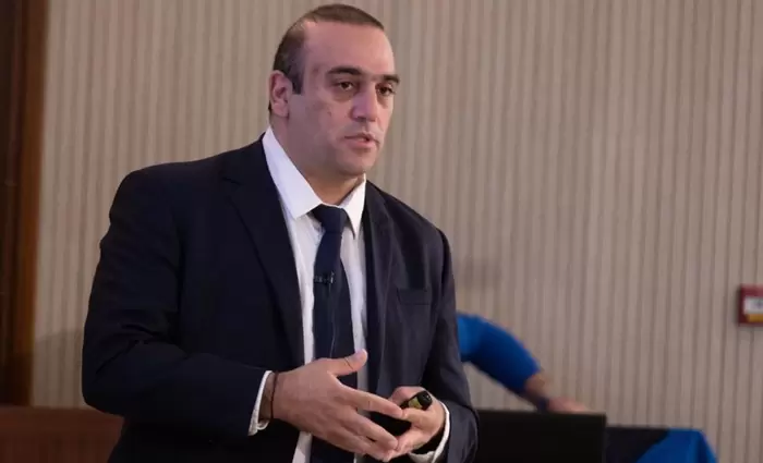 Καρούσος: Στόχος τα 13,7 εκατ. επιβάτες έως το 2027 με σχέδιο κινήτρων