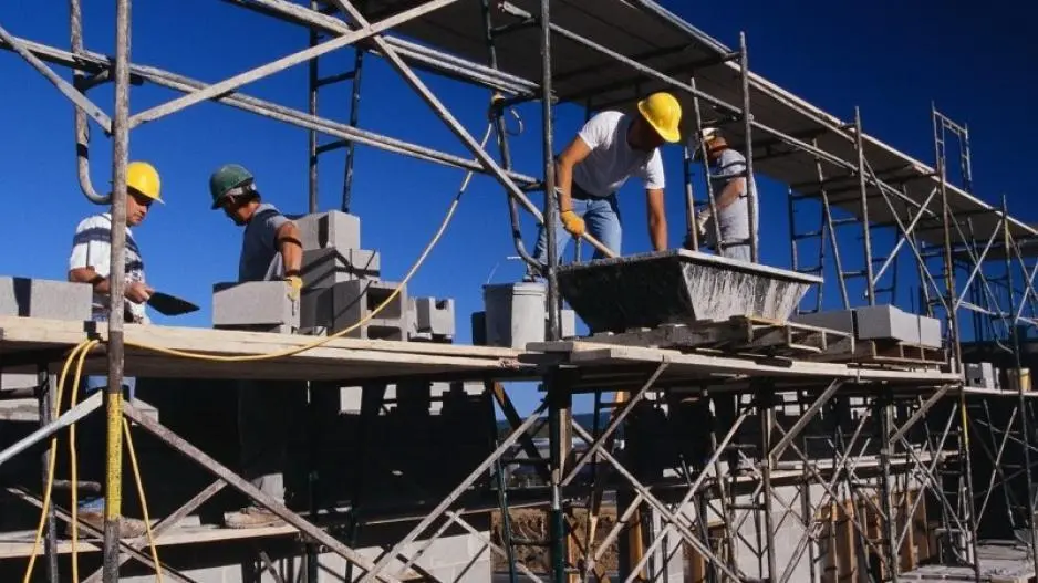 Μείωση στις άδειες οικοδομής το α’ τρίμηνο, με αύξηση σε αξία και εμβαδόν