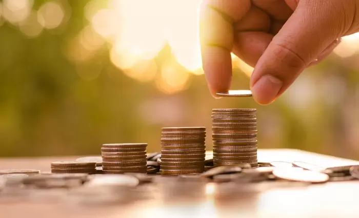 Στο τραπέζι ο κατώτατος μισθός