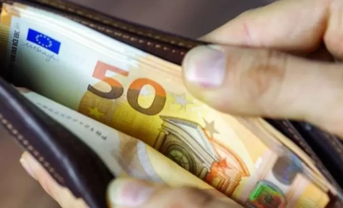 Ελλάδα: Προανήγγειλαν αύξηση του κατώτατου μισθού