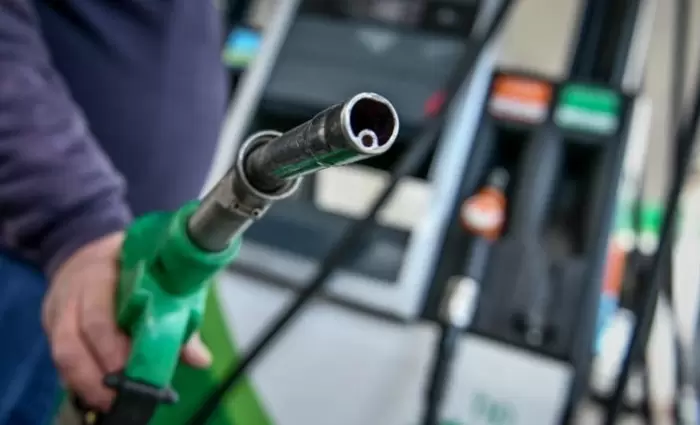 Καταγγελίες για υπερχρεώσεις εκατομμυρίων από εταιρείες πετρελαιοειδών