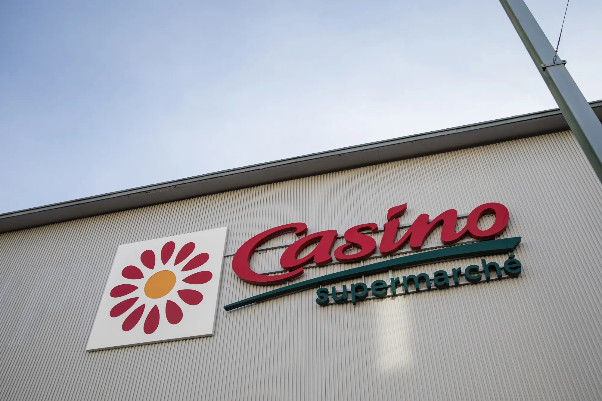 Γαλλία: «Στα χέρια» ξένων επενδυτών η Casino