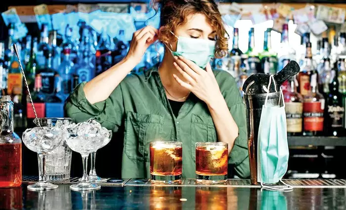 Εστιατόρια, μπαρ και καφετέριες κρούουν τον κώδωνα για ενοίκια και δόσεις