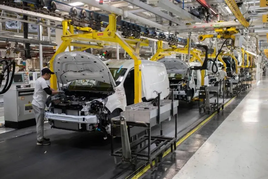 Η Κίνα κερδίζει τον «πόλεμο» της ηλεκτροκίνησης - «Φτωχοί συγγενείς» ΗΠΑ και Ευρώπη