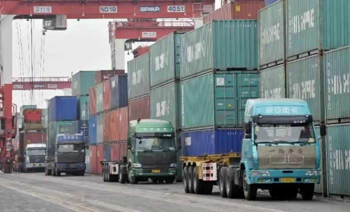 Η Κίνα σπάει τα κοντέρ με εμπορικό πλεόνασμα $1,2 τρισ. το 2025