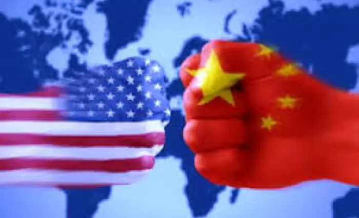 Σε ισχύ οι κινεζικοί δασμοί 25% σε αμερικανικές εισαγωγές 