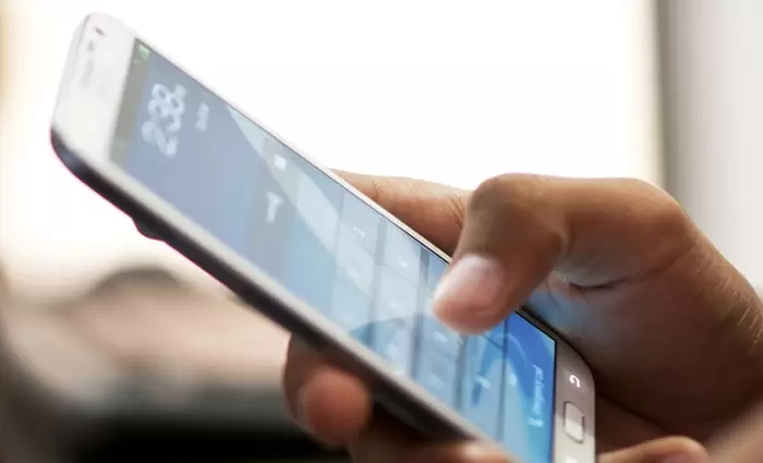 Τα φθηνότερα πακέτα κερδίζουν τους καταναλωτές κινητής τηλεφωνίας