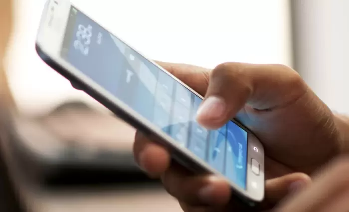 Εκτοξεύτηκε ο εθισμός στο κινητό τηλέφωνο ανάμεσα στους