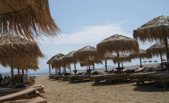 Θα χρεώνουν ακριβότερα τις ξαπλώστρες σε Αγ. Νάπα και Πρωταρά;