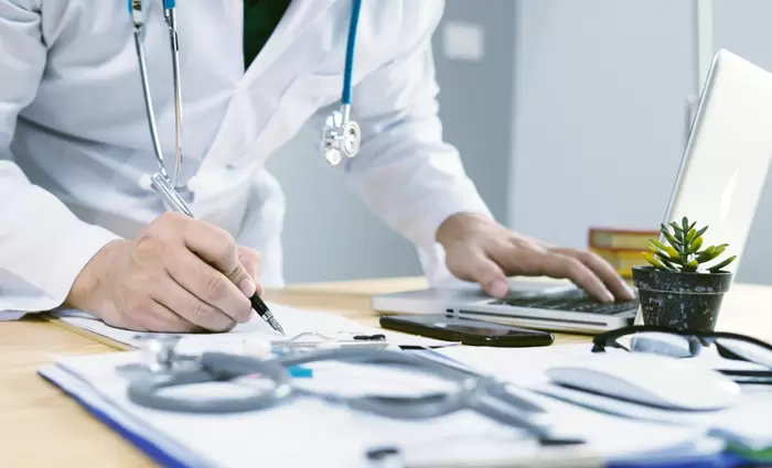 Υπάρχει πολυασφαλιστικό σχέδιο που είναι καθολικό και βασίζεται στην αλληλεγγύη