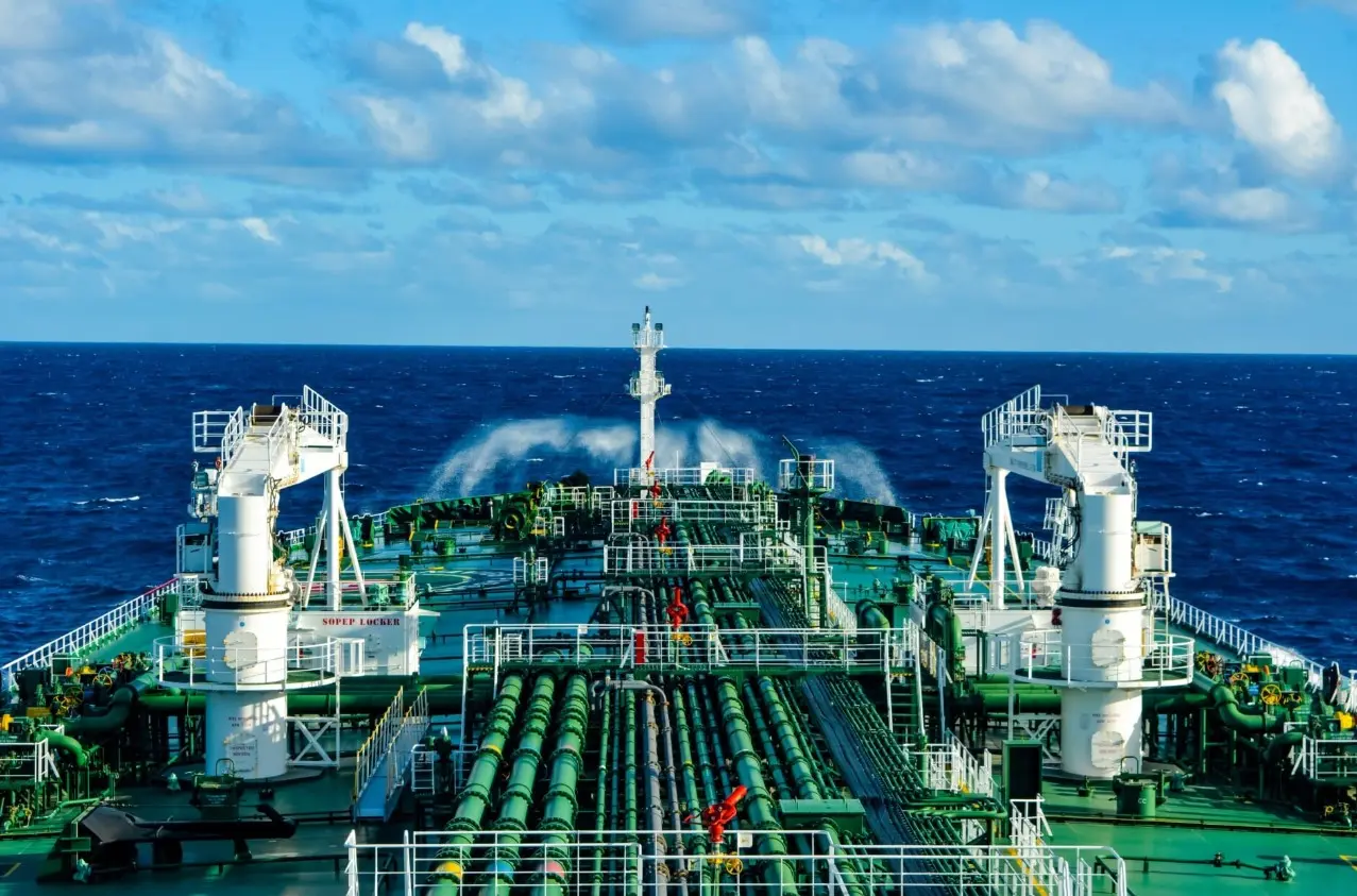 Στο τραπέζι της Δύσης νέες κυρώσεις κατά του ναυτιλιακού τομέα της Ρωσίας