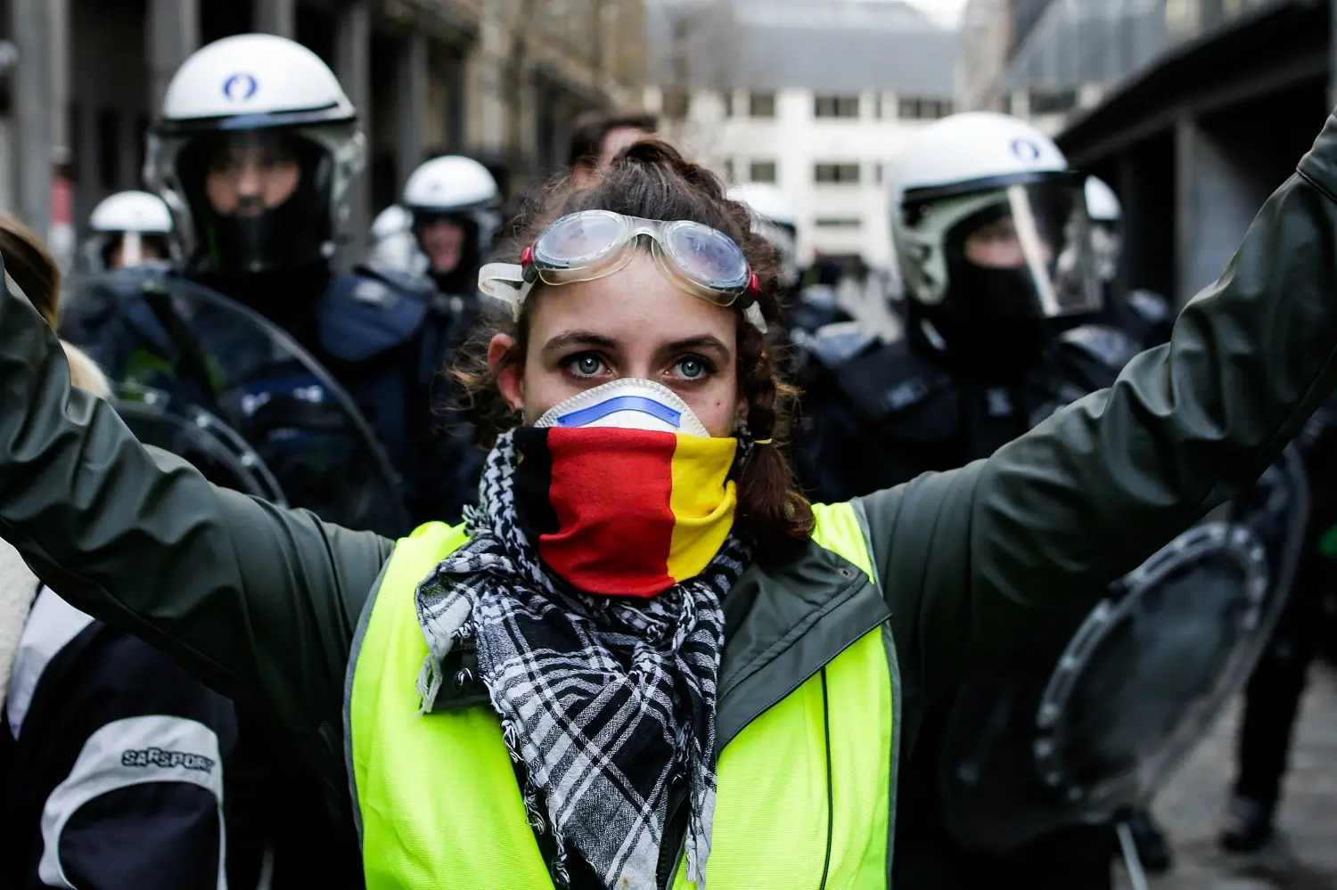 Στο κέντρο του Παρισιού για 17ο Σαββατοκυρίακο τα κίτρινα γιλέκα 