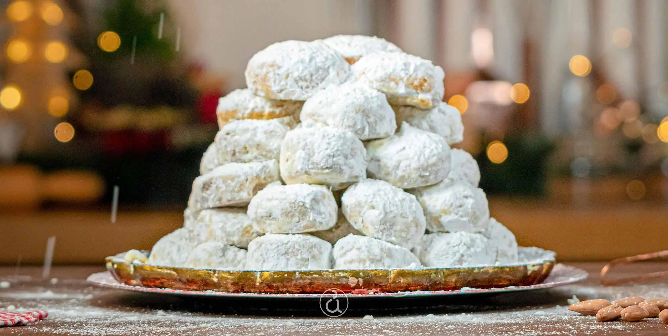 Ακριβότερα φέτος φοινικωτά, κουραμπιέδες και μελομακάρονα (vid)