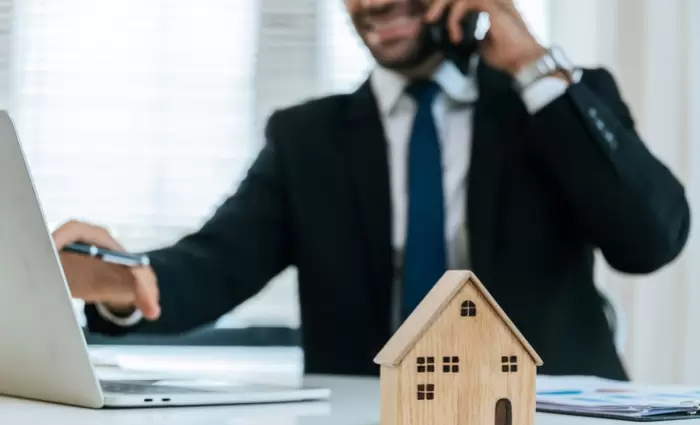 Στα όπλα οι κτηματομεσίτες - «Απειλείται η βιωσιμότητα του επαγγέλματος»