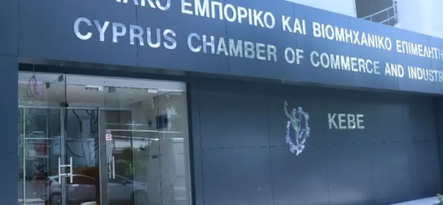 Άρση απαγόρευσης διαμονής στα ξενοδοχεία ζητά το ΚΕΒΕ