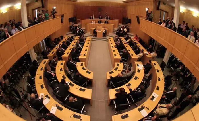 Τροποποιήθηκε το Σύνταγμα για οικονομική αυτονομία της Βουλής