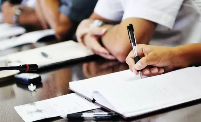 Στα θρανία όσοι θέλουν μία θέση στο Δημόσιο