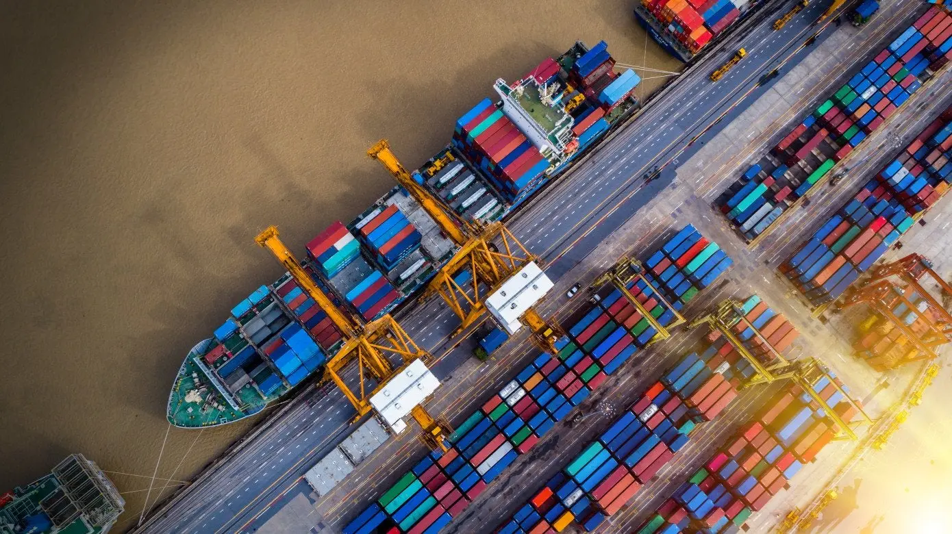 Εμπορικό πλεόνασμα 99,7 δισ. ευρώ στην ΕΕ