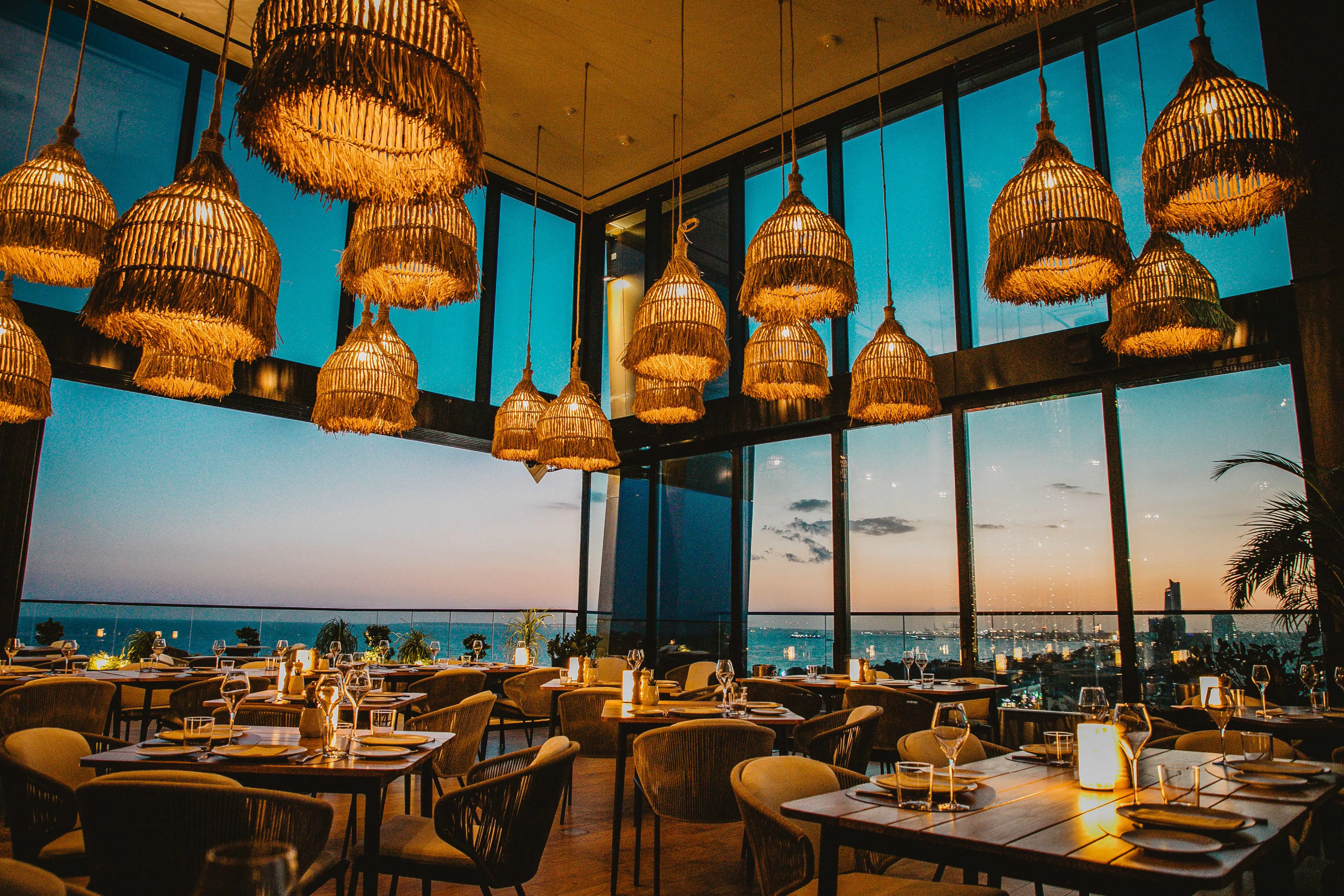 La Caleta at The Icon: Δείπνο υψηλής γαστρονομίας με πανοραμική θέα