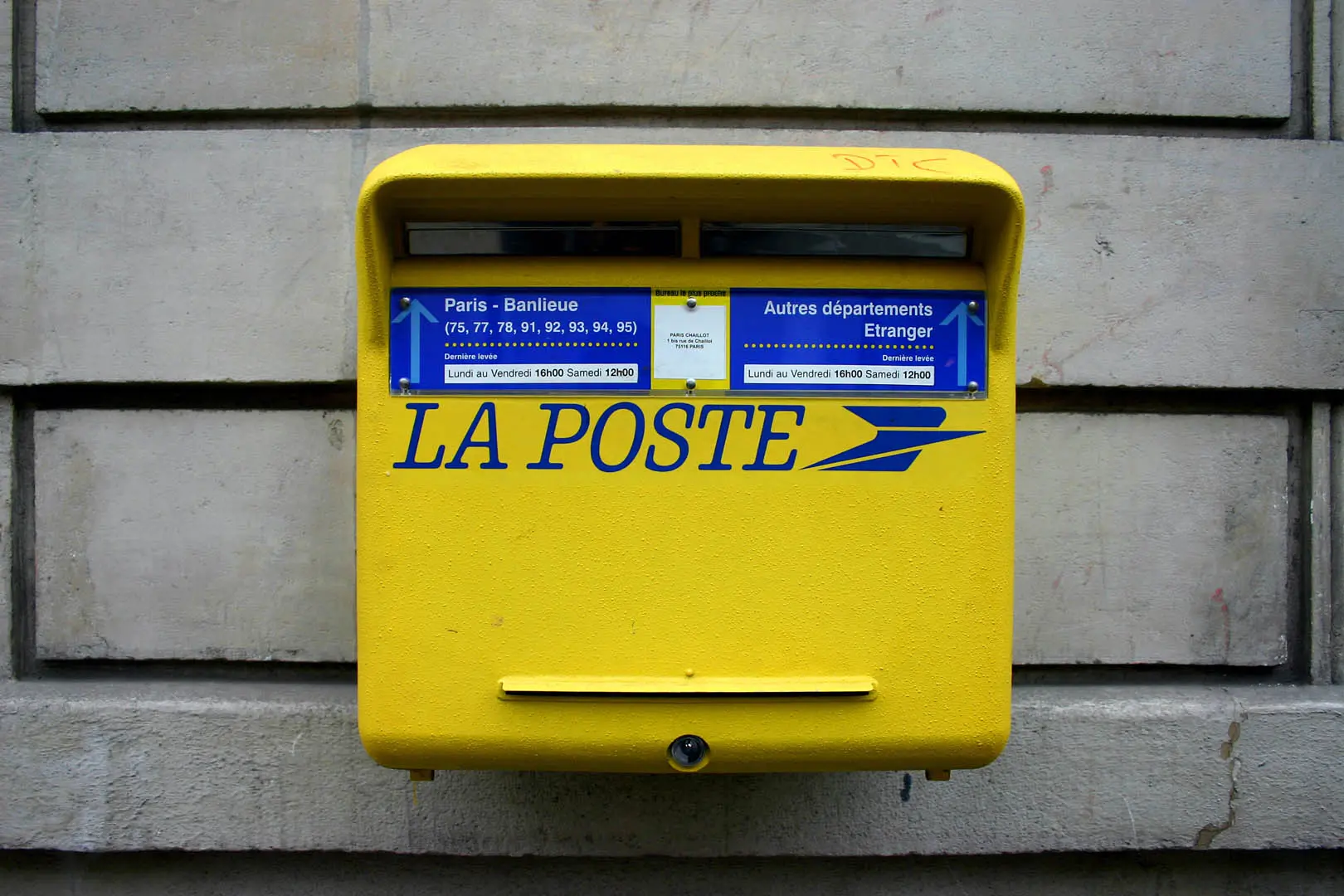 78 εκατ. δέματα θα παραδώσουν τα γαλλικά ταχυδρομεία τα Χριστούγεννα 