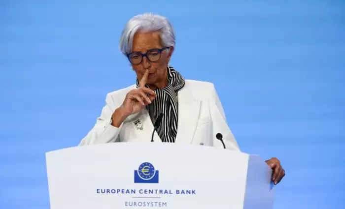 ΕΚΤ: Αμφίβολη η νέα μείωση επιτοκίων τον Οκτώβριο