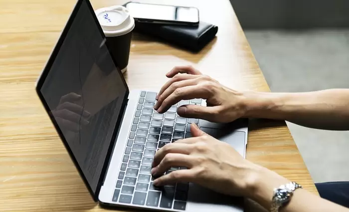 AI PC: «Τρέχει» η αγορά υπολογιστών Τεχνητής Νοημοσύνης