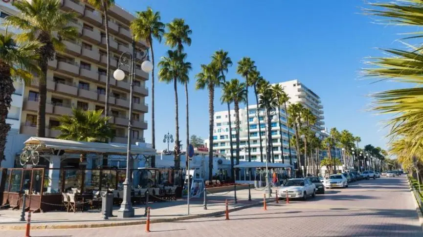 Πρόεδρος ΕΒΕΛ: «Θετικότατες» οι προοπτικές του τουρισμού στη Λάρνακα το 2026