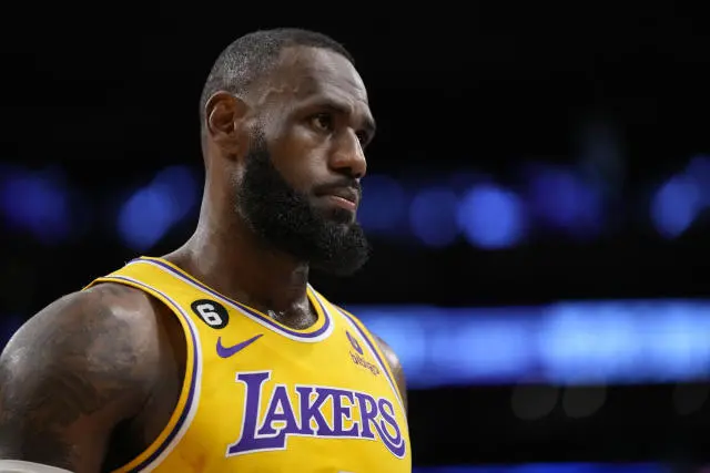 LeBron James: Οι 3 φορές που ο δισεκατομμυριούχος απέδειξε ότι έχει… «καβούρια στις τσέπες»