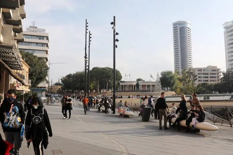 Η Επιτροπή Οικονομικών αναγνωρίζει την αβεβαιότητα λόγω πανδημίας