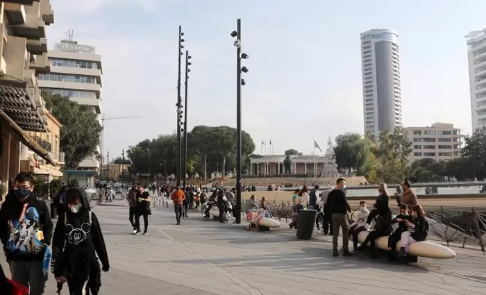Η Επιτροπή Οικονομικών αναγνωρίζει την αβεβαιότητα λόγω πανδημίας